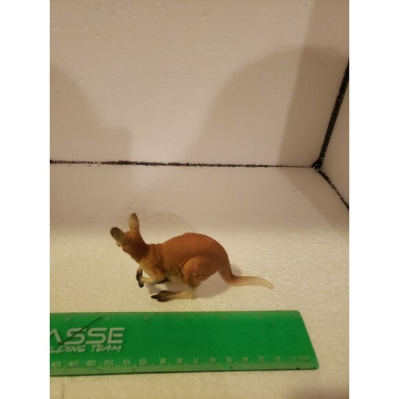 Schleich lot of 2 Kangaroos with Joeys - Picture 9 of 10